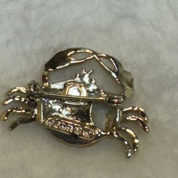 Vintage Gerry's Brooch Crab Pin Gold Tone Rhinestone Shell Beach Ocean 1990s - Picture 2 of 4